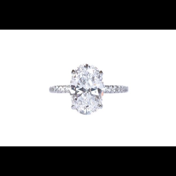 4.7 carat simulated diamond engagement ring in white gold setting - Picture 2 of 6